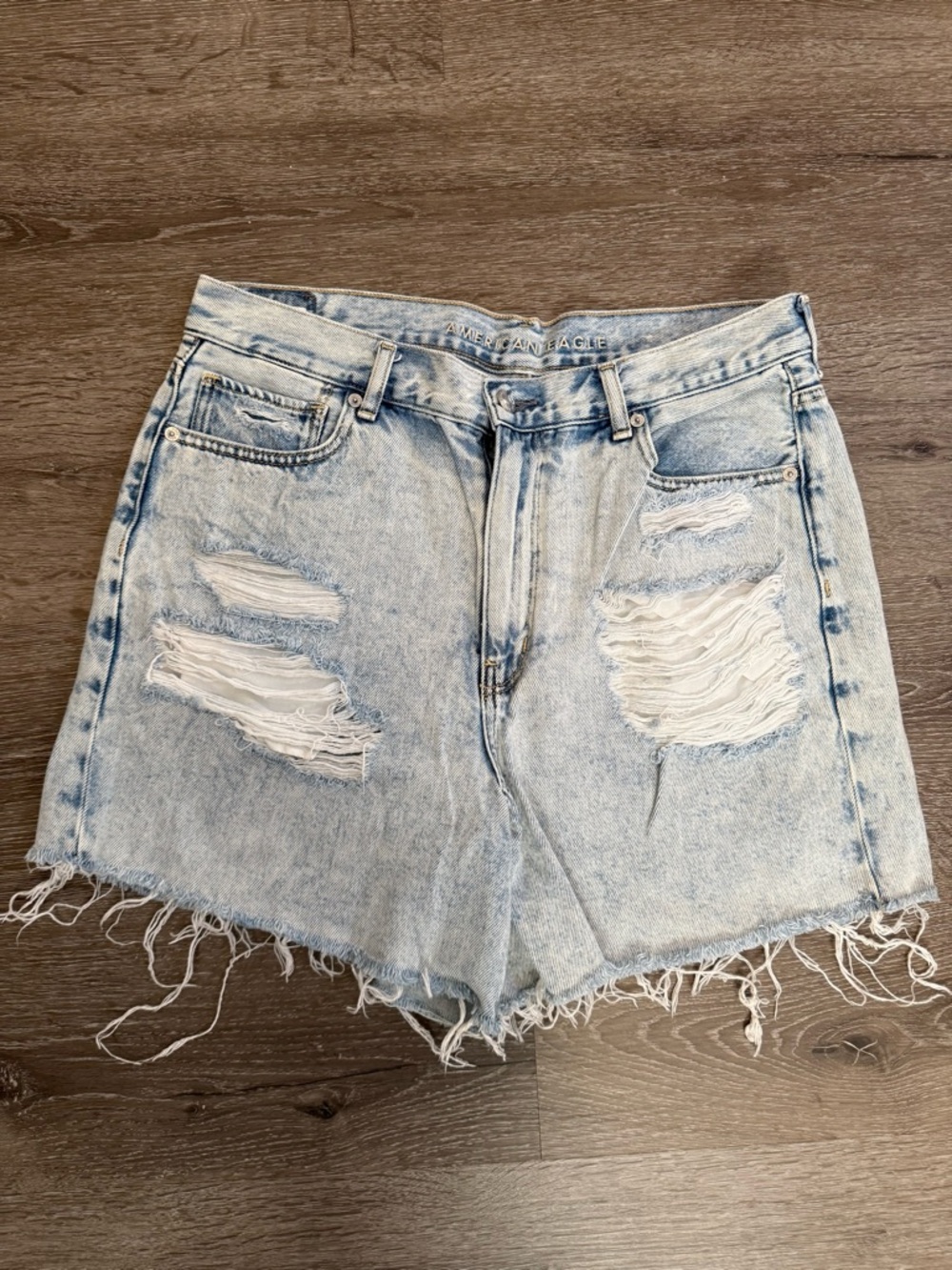 American Eagle Outfitters Light Wash Distressed Denim Jean Mom Shorts